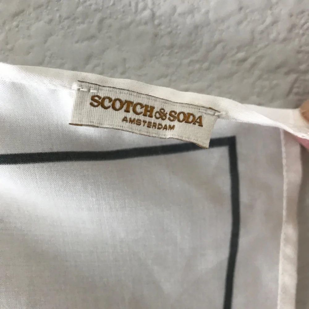 Scotch & Soda Vondelpark Artwork Graphic Printed Scarf O/S Amsterdam Artsy Music